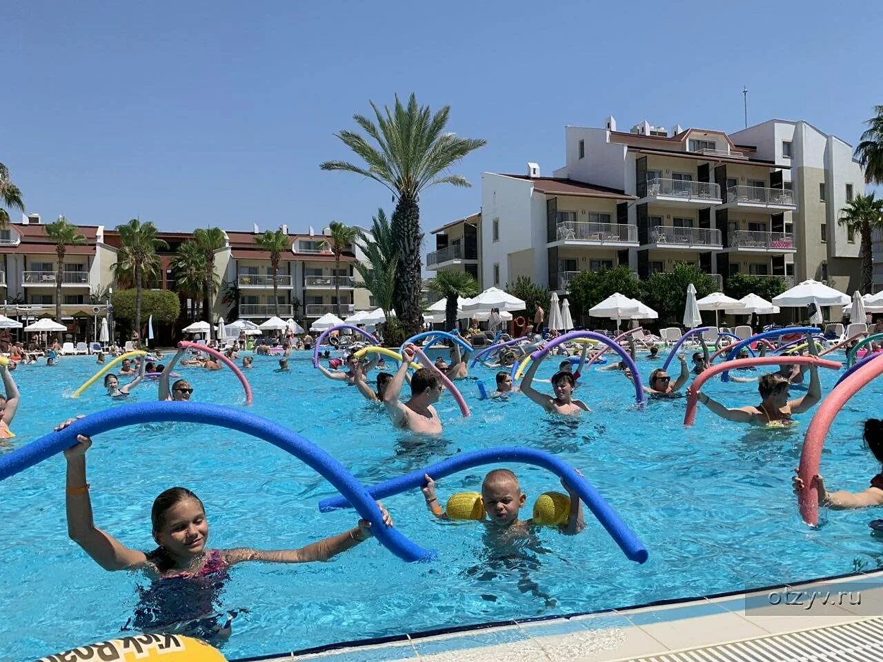 Family life side. Barut b Suites 5 Турция Сиде. Отель Барут 4 в Сиде Турция. Барут в сьют отель Сиде 4. Отель Barut b Suites 4 Турция Сиде.