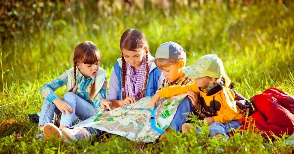 Поход младший. Дети в походе. детский туризм. поход с детьми на природу. туристический поход с детьми.