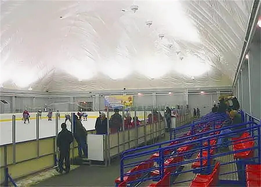 Ледовый дворец магадан. Каток магадан. Магадан ледяные скульптуры. Ледовый магадан. Каток магадан.