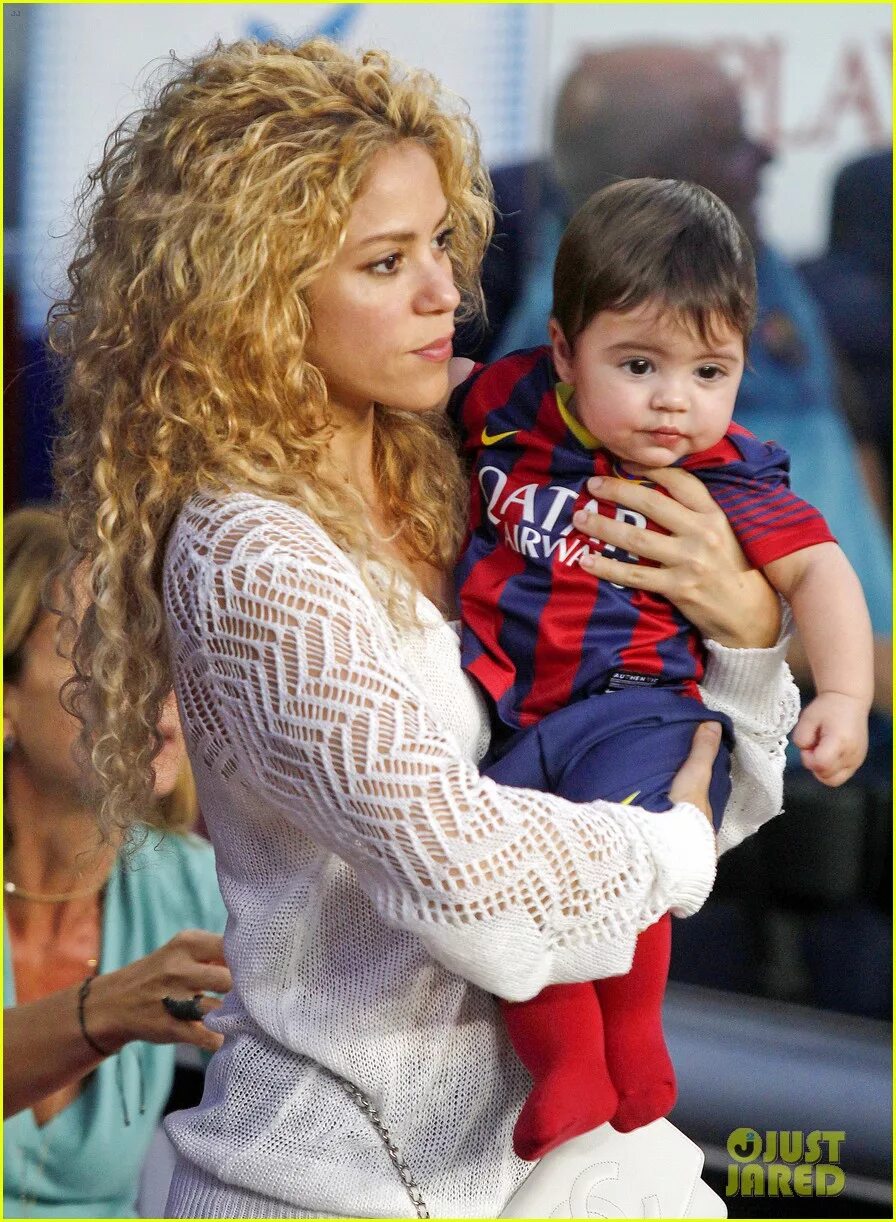 Gerard pique girlfriend. Shakira name was chosen by her father. Shakira сын. Shakira 1995. Shakira 2009.