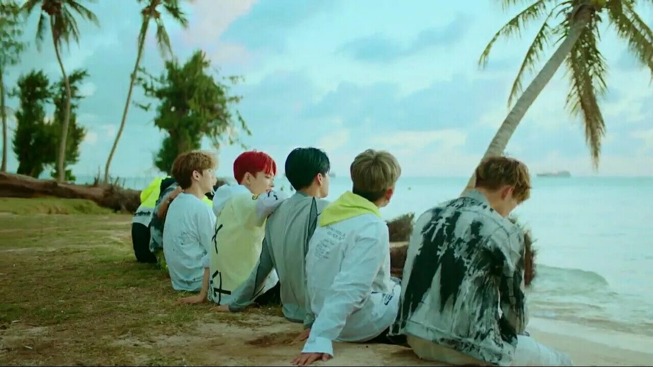 Ateez wave. Ateez yunho море. ateez wave фотосессия. уён ateez wave.