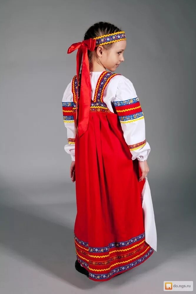 Русский костюм для девочки. Фольклорный костюм для девочки. Русский народный костюм для девочки. Русконаролный костюм для девочки. Девочка в национальном костюме.
