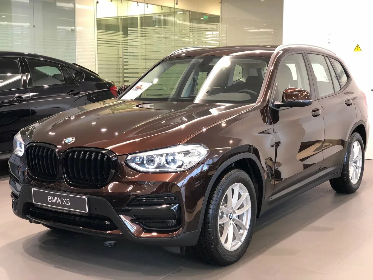 Купить новый xs. BMW x3 в коричневом цвете. BMW x3 2020 коричневый металлик. Джип БМВ x3. Х1 BMW коричневый 2022.