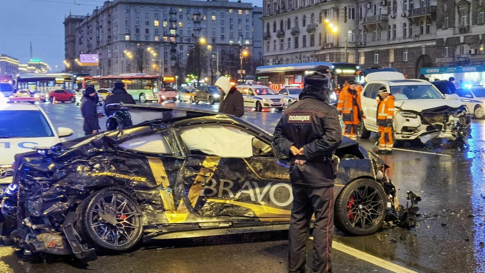 Видео где разбил. Авария на Кутузовском проспекте Саид Губденский. Автоблогер Саид Губденский. Авария в Москве Саид Губденский. Саид ДТП Москва Кутузовский проспект.