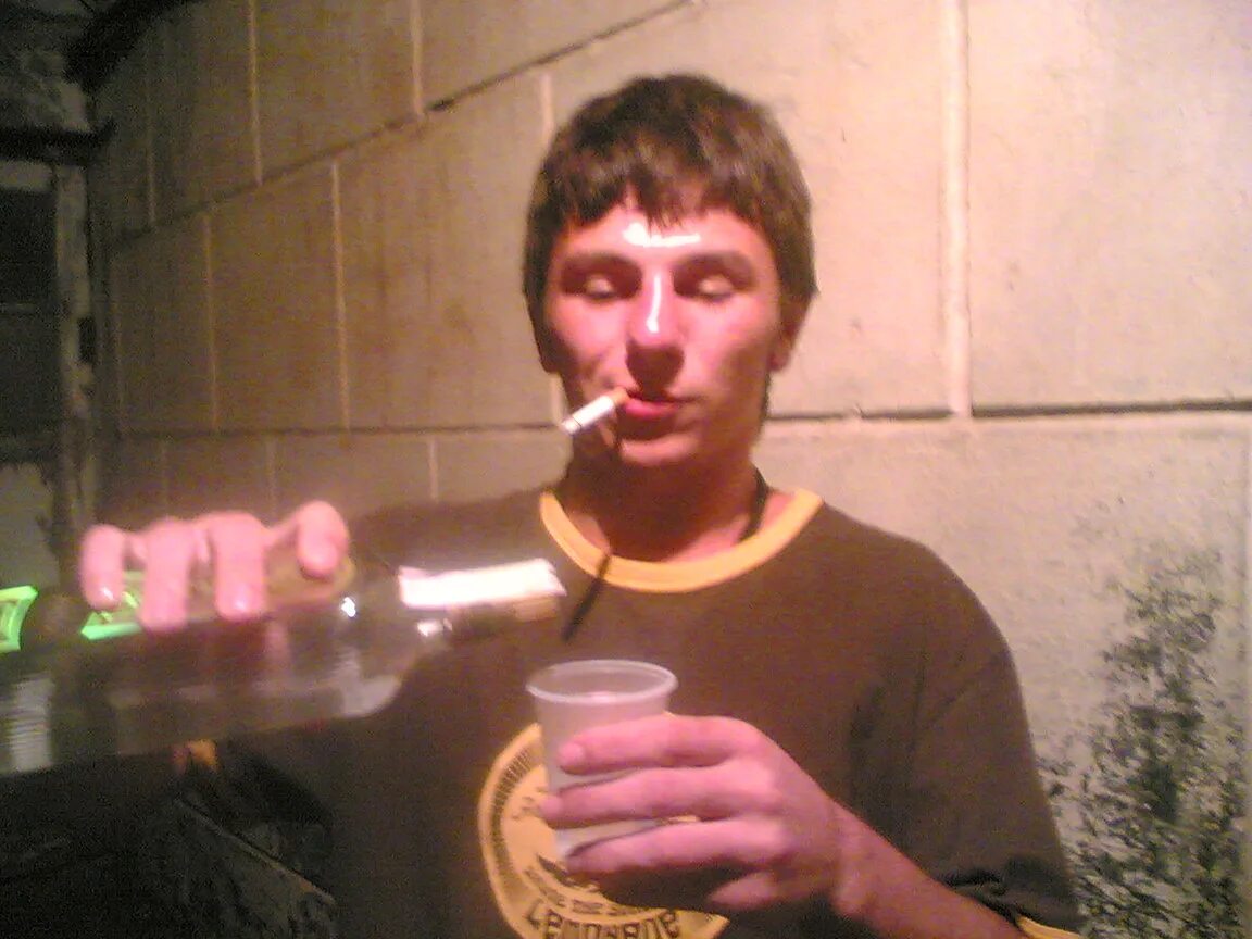 Егор алкаш. Алек анбр рёва алгоголичка. Алкаш мп3. Алкаш мп3. Алкаш мп3.