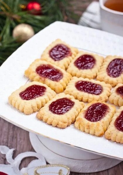 Печенье с джемом. Песочное печенье с джемом. Печенье слоеное с джемом. Печенье с вареньем в середине.