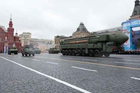 Техника на площади