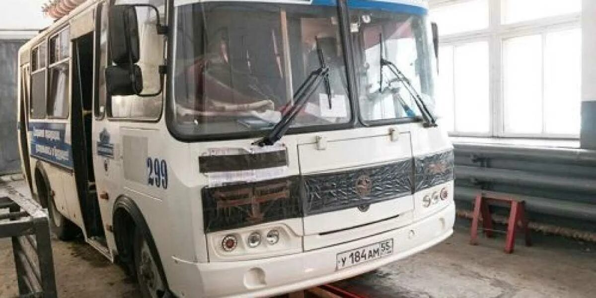 Автовокзал омск. Омскоблавтотранс автобусы. Автобусы автовокзала омск. Автобусы автовокзала омск. Паз омский автовокзал.