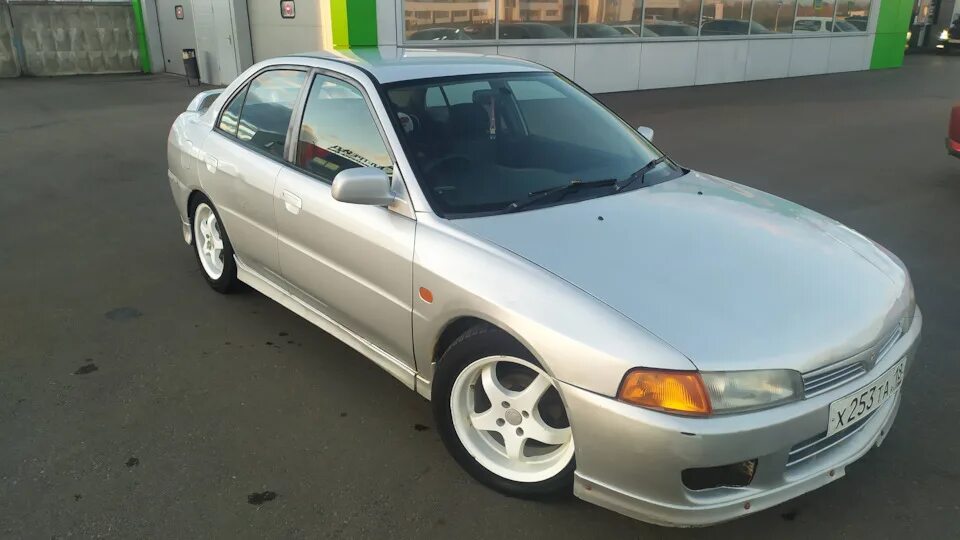 Мицубиси лансер 1. Митсубиси лансер 1996. Митсубиси лансер 7 1996. Lancer 6 1996. Митсубиси лансер 1996.