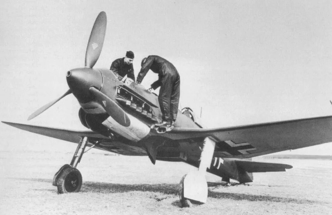 Истребитель 100. Самолёт Хейнкель-100. Heinkel he 100 d-1. Хенкель 100 самолет. Хенкель Хе 177.