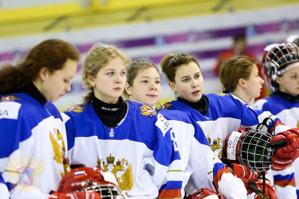 Чемпионат россии по хоккею женщины. Женский хоккей. Женская сборная по хоккею. Женский хоккей сборная России. Женская Молодёжная сборная России по хоккею с шайбой.