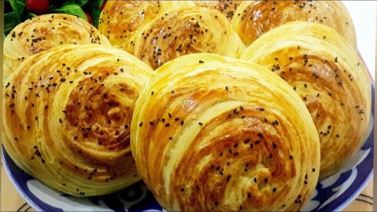 Азербайджанские булочки шор гогал. Шор гогал. Шор гогал. Ширин гогал. Азербайджанские булочки шор гогал.