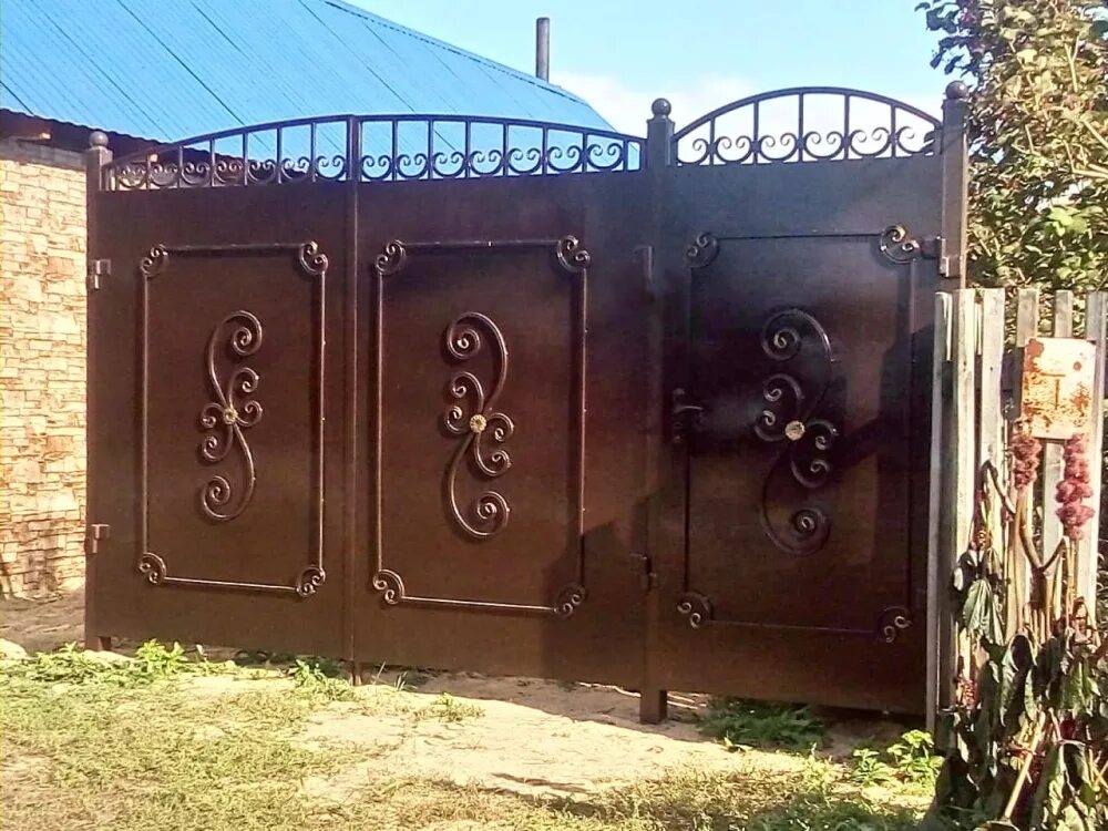 железные калитки ворота фото. ворота 2х2 металлические. железные калитки ворота фото. кованые ворота с калиткой. металлические ворота с калиткой.