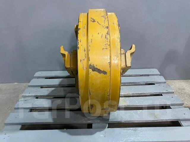 16y 40 03000. 16y-40-110-00v010-01. направляющее колесо гусеницы. 16y-40-03300.