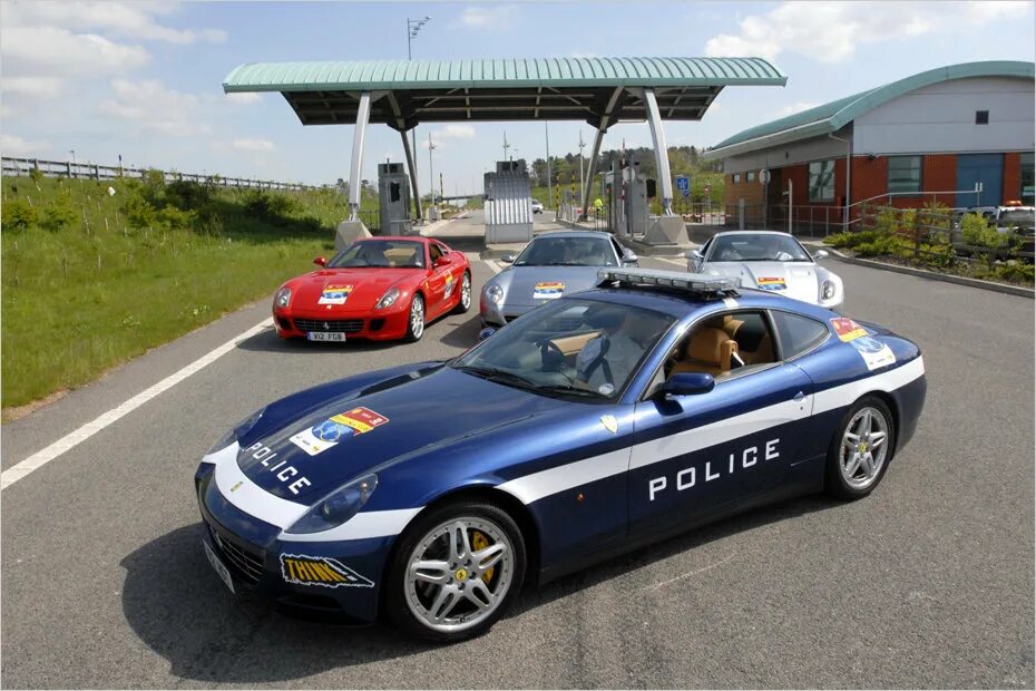 Додж чарджер полиция. Lamborghini gallardo 2004. Dodge charger 2006 police. Шевроле каприз 2011 полиция. Полицейская машина.