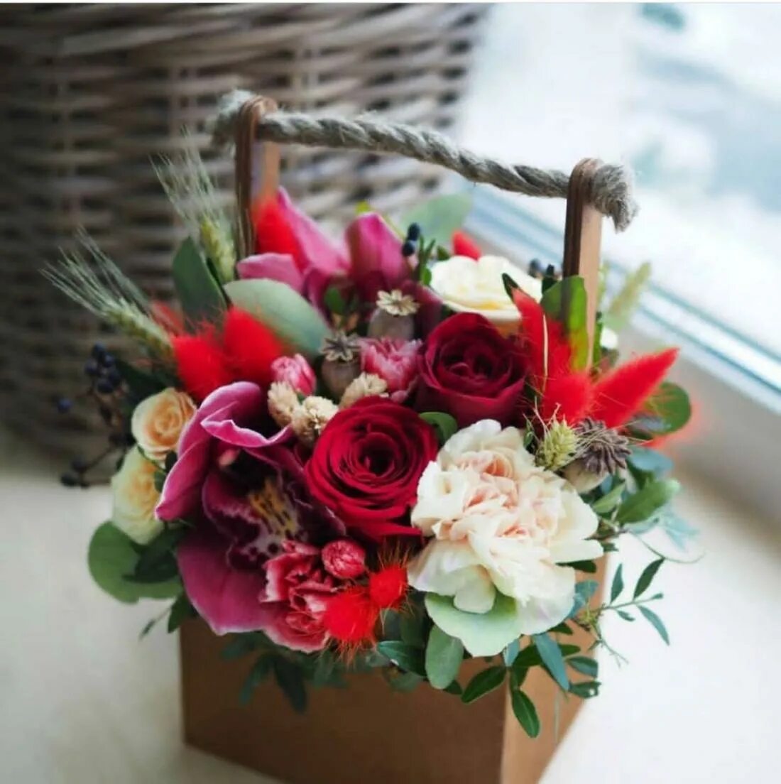 Цветовня ставрополь. Пион магазин цветов. Цветовня. Искусственные цветы в армавире. Клумба парк победы березовский.