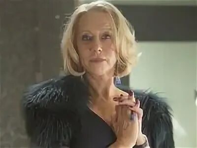 Хелен миррен рэд 2 фото. Хелен парр 2. Джон малкович рэд 2. Хелен миррен в роли королевы. Хелен парр elastigirl.