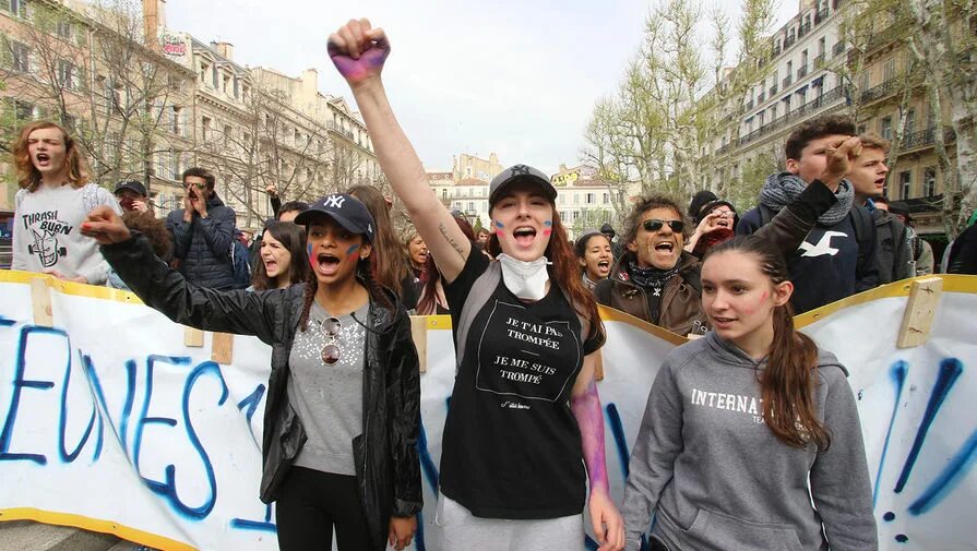 Франция люди. Свободный народ Франции. Против свободной России. Француз против России Ле.