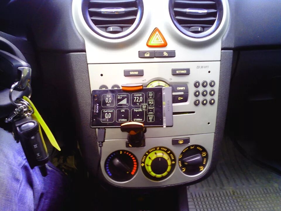 2 obd. 2. Opel corsa диагностический разъем. Разъём obd opel corsa. Opel corsa obd2.