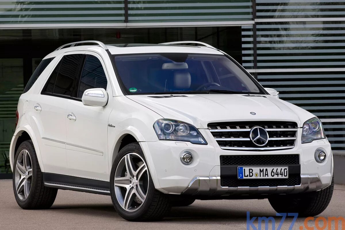 Мл 2010 года. Mercedes benz ml 2010. mercedes ml 63 2010. ml 63 amg 2010. мерседес мл амг 2010.