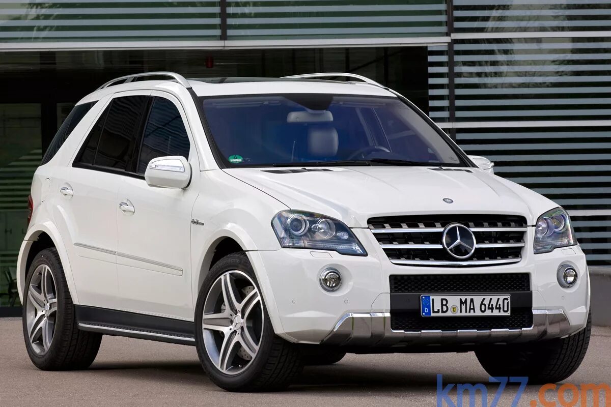 Купить мерседес мл в москве. Mercedes-Benz ml 63 AMG. Mercedes Benz ml 63 AMG 2010. Mercedes ml 164. Mercedes Benz ml350 AMG.