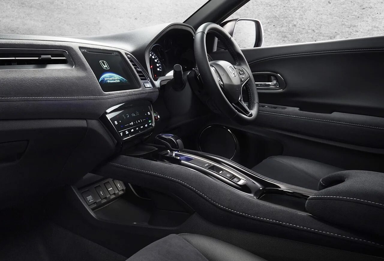 Панель приборов хонда везел гибрид. Honda vezel hybrid 2014. Honda vezel панель. Панель honda vezel. Панель управления хонда везел.