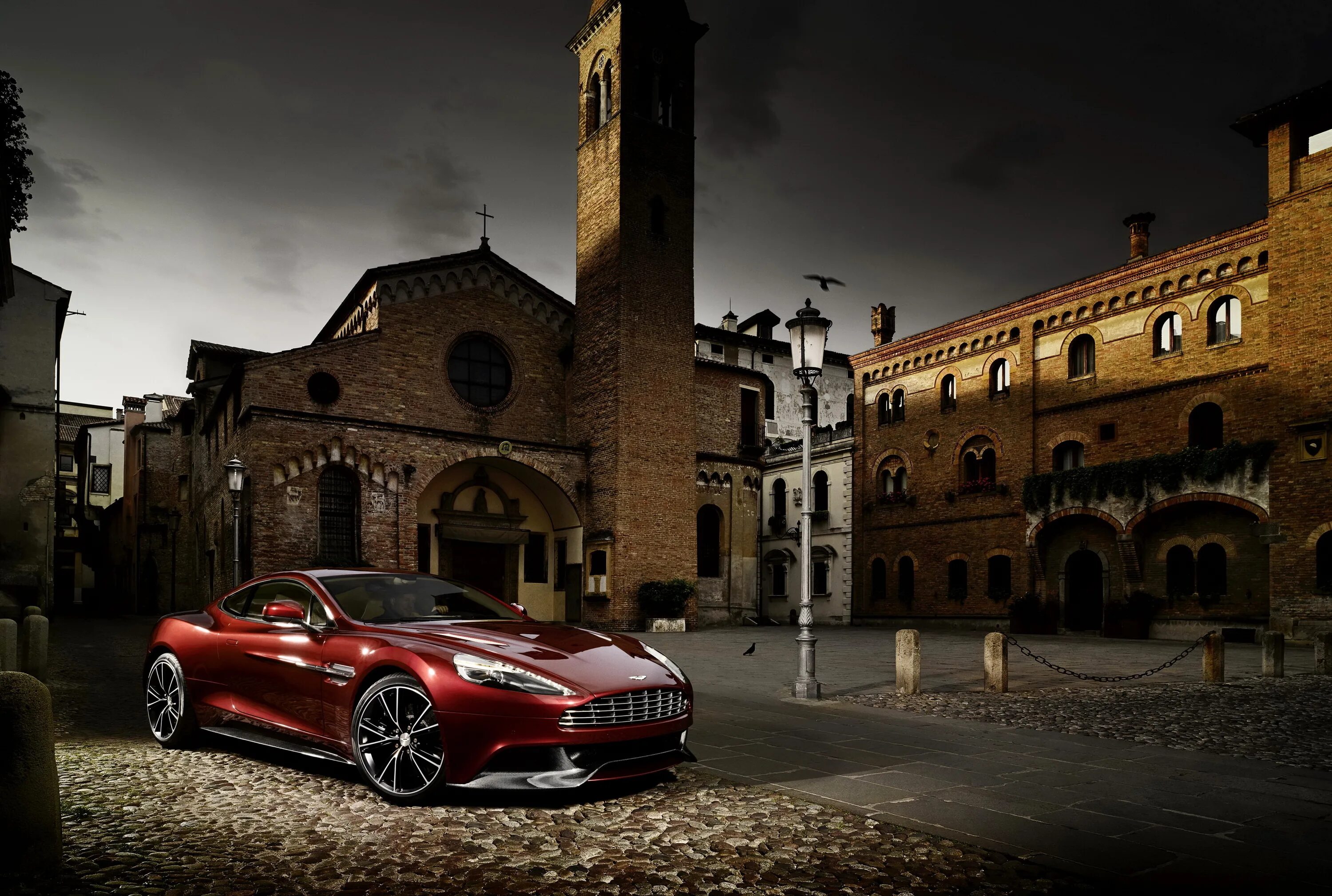 Обои рабочий автомобиль. Aston Martin Vanquish 2012. Aston Martin Vanquish.