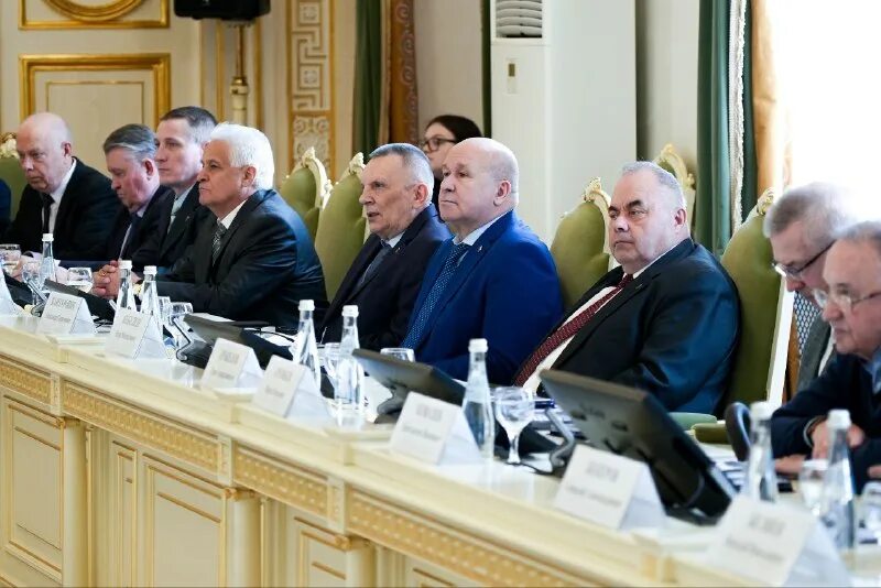 Муниципальная служба спб. Гму государственное и муниципальное управление. Государственная муниципальная государственная и муниципальная. Муниципальная служба в спб. Реестр должностей муниципальной службы.