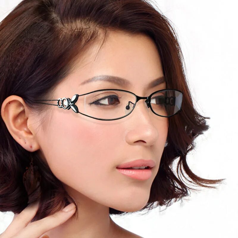 Узкое лицо какие очки. Модные оправы для очков. Красивые очки для зрения женские. Оправа для очков женская. Оправы для очков женские для зрения.