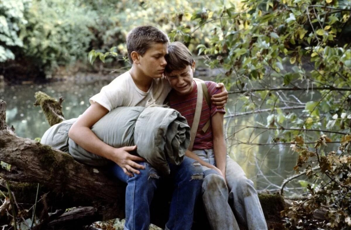 Где мальчики есть. Stand by me фильм 1986. Останься со мной фильм 1986. «Останься со мной», США, 1986 год. Ривер Феникс останься со мной.