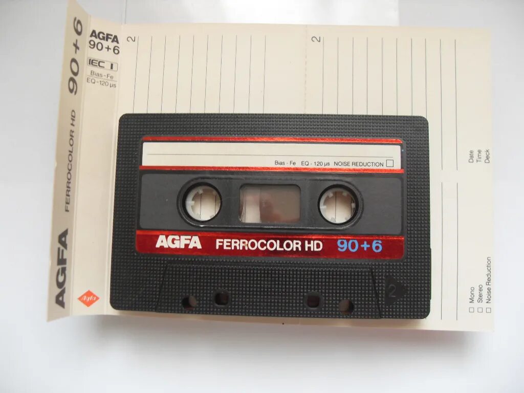 редкие аудиокассеты. какая кассета лучше. в 2000 были популярные кассеты с дельфинами. Sony wm-w800. магнитофонные кассеты 90-х.