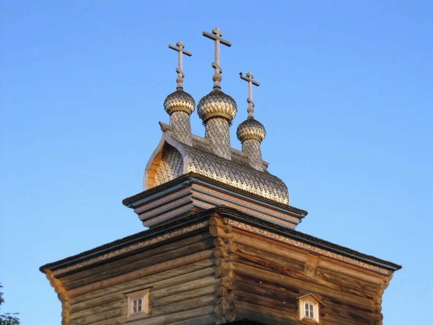Храм георгия победоносца семеновское. Деревянный храм георгия победоносца в москве. Деревянная церковь георгия победоносца. Коломенское церковь георгия победоносца деревянная. Церковь святого георгия деревянная в коломенском.