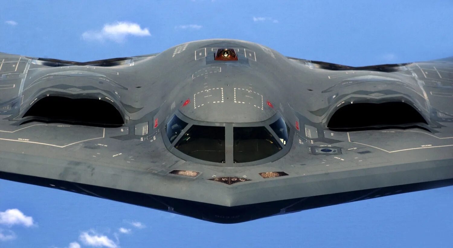 Стелс-бомбардировщик b-2. B-2 Spirit: стелс-бомбардировщик. Стелс самолет b2. Стелс b2 самолет невидимка.