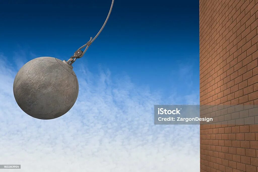 Машина для разрушения зданий. Бетонный шар для разрушения зданий. Шар для ломания стен. Шар для разрушения зданий. Металлический шар для сноса зданий.