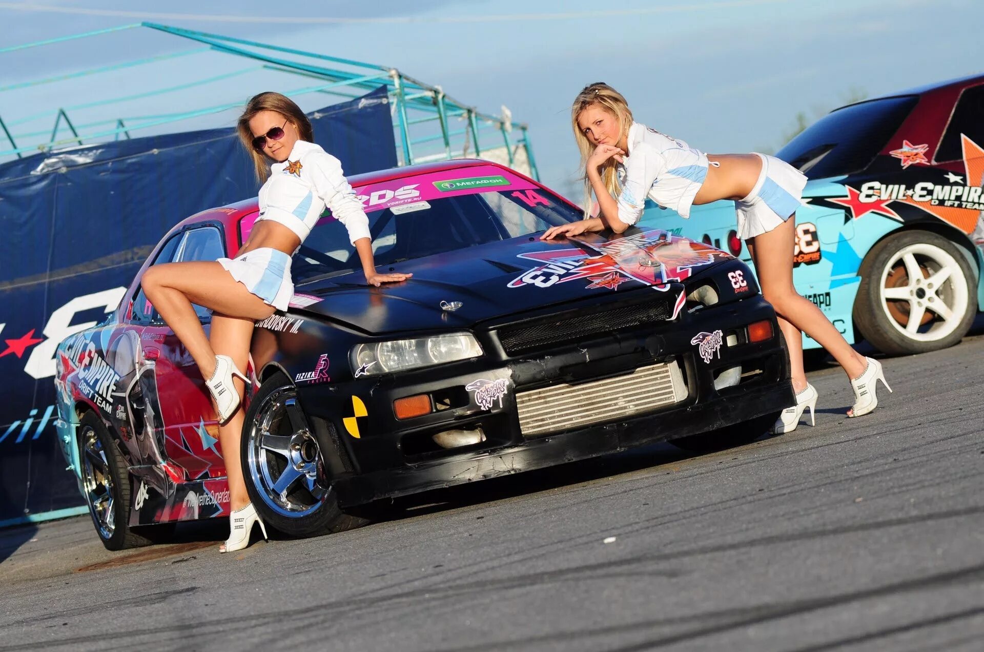 Drift girls. Эвил Эмпайр. Команда Evil Empire. Маша Evil Empire. Девушки в дрифте.