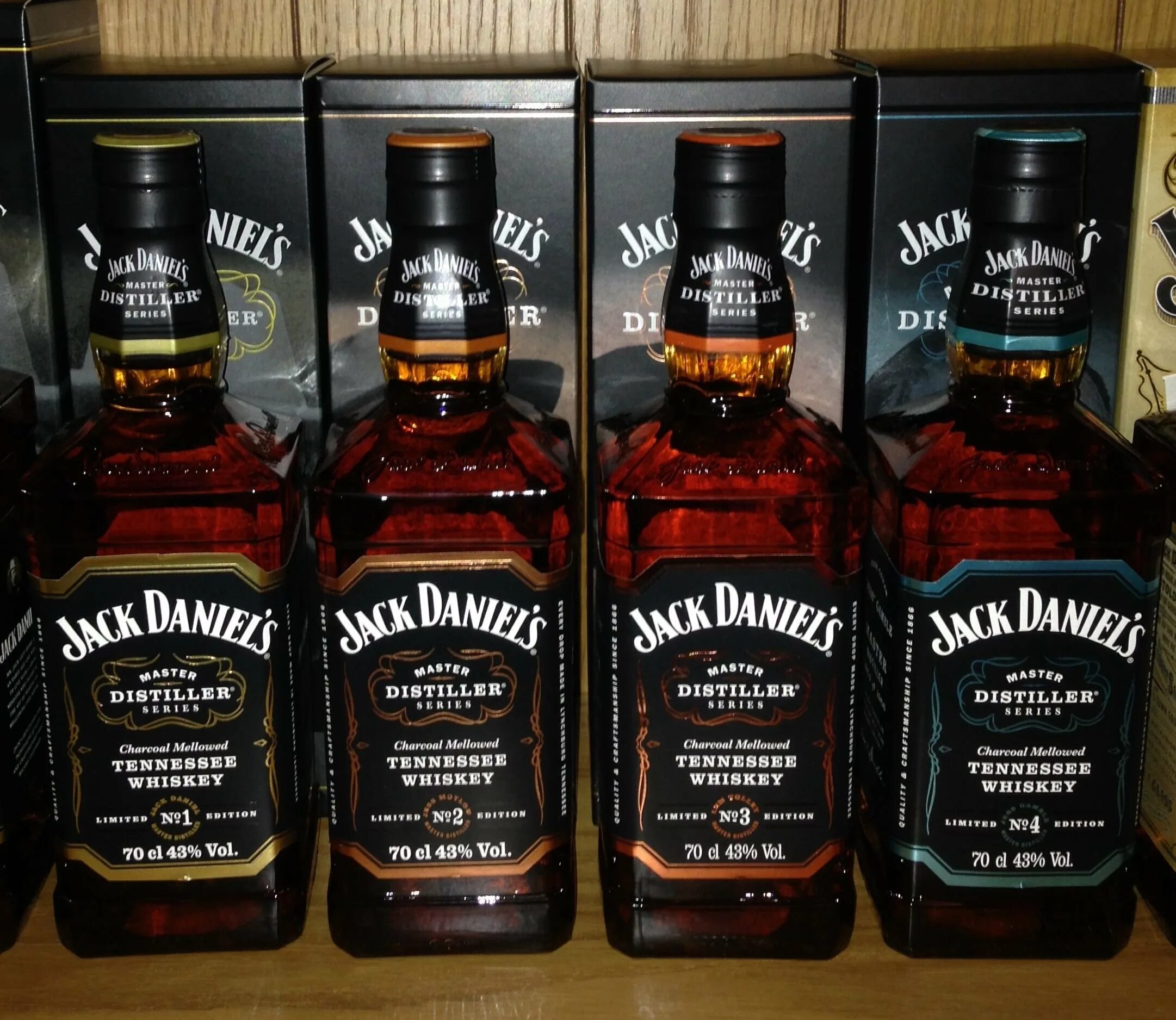 Виски Джек Дэниэлс Бурбон. Американские виски Джек Дэниэлс. Скотч виски Джек Дэниэлс. Виски Jack Daniels Borbon. Какой напиток виски