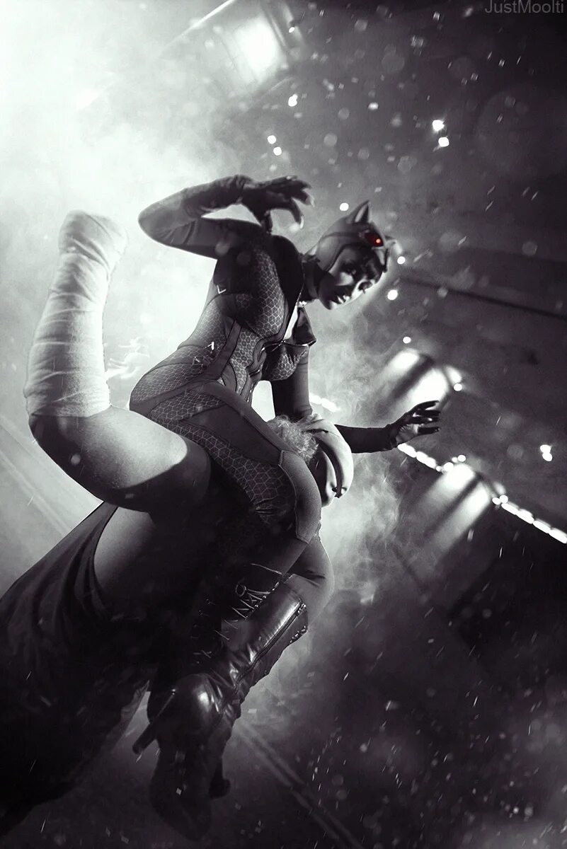 Batman Arkham City Catwoman. Бэтмен Аркхем женщина кошка. Rusk Joel Catwoman. Женщина кошка Аркхем Сити.