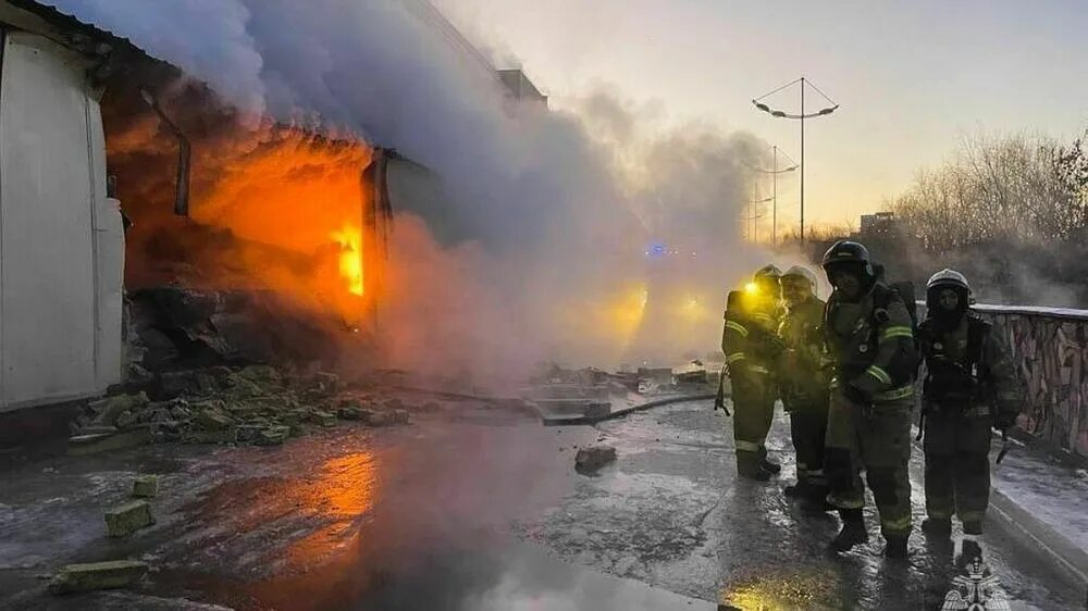 Горящий стадион. Пожар нефтехранилища. Пожар стройтракт балашиха. Лесные пожары. Пожар в чм.