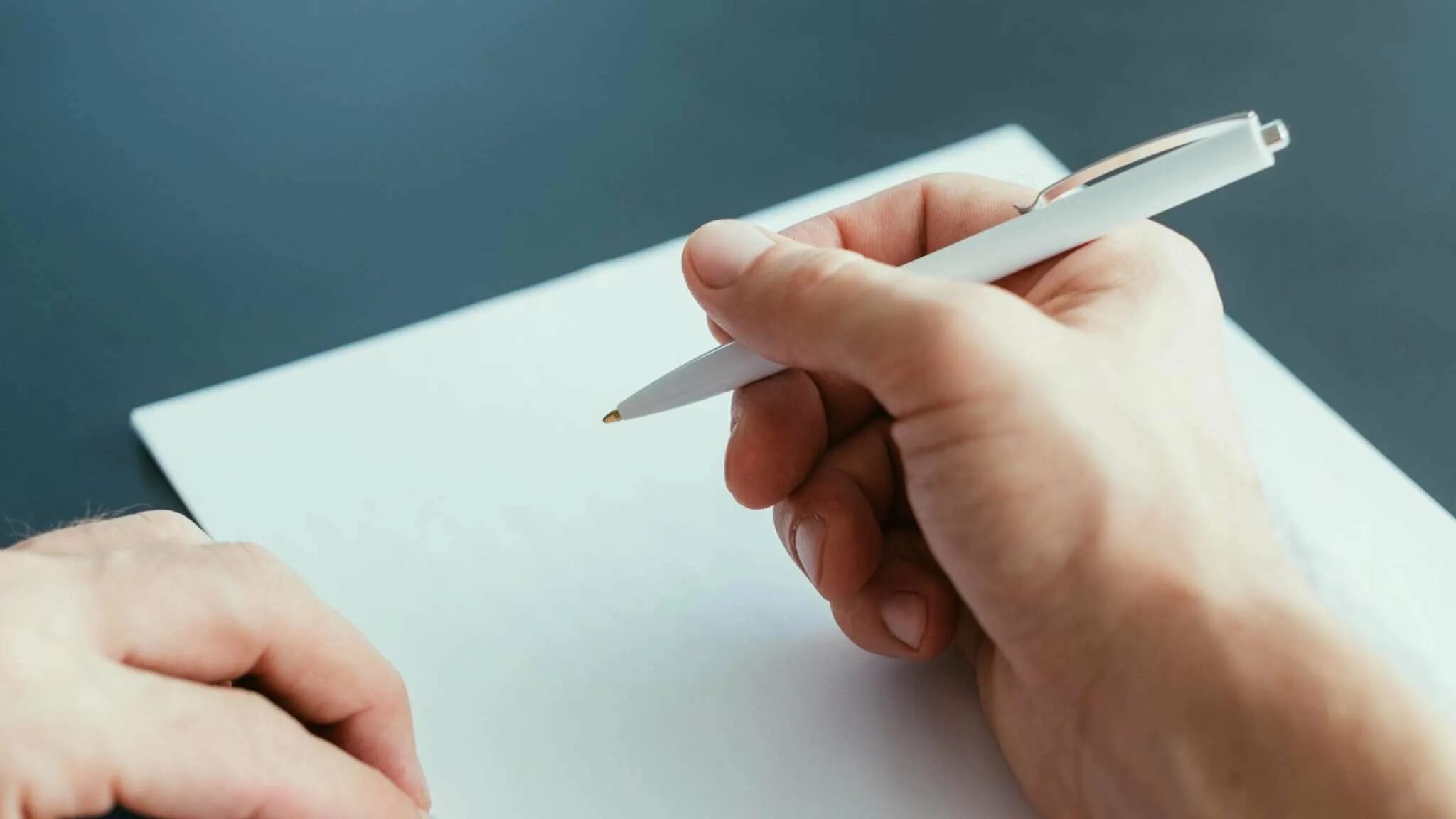 Что такое социальная бумага. Вместо бумаги. Язык вместо бумаги. Letter бумага. Старый лист бумаги.