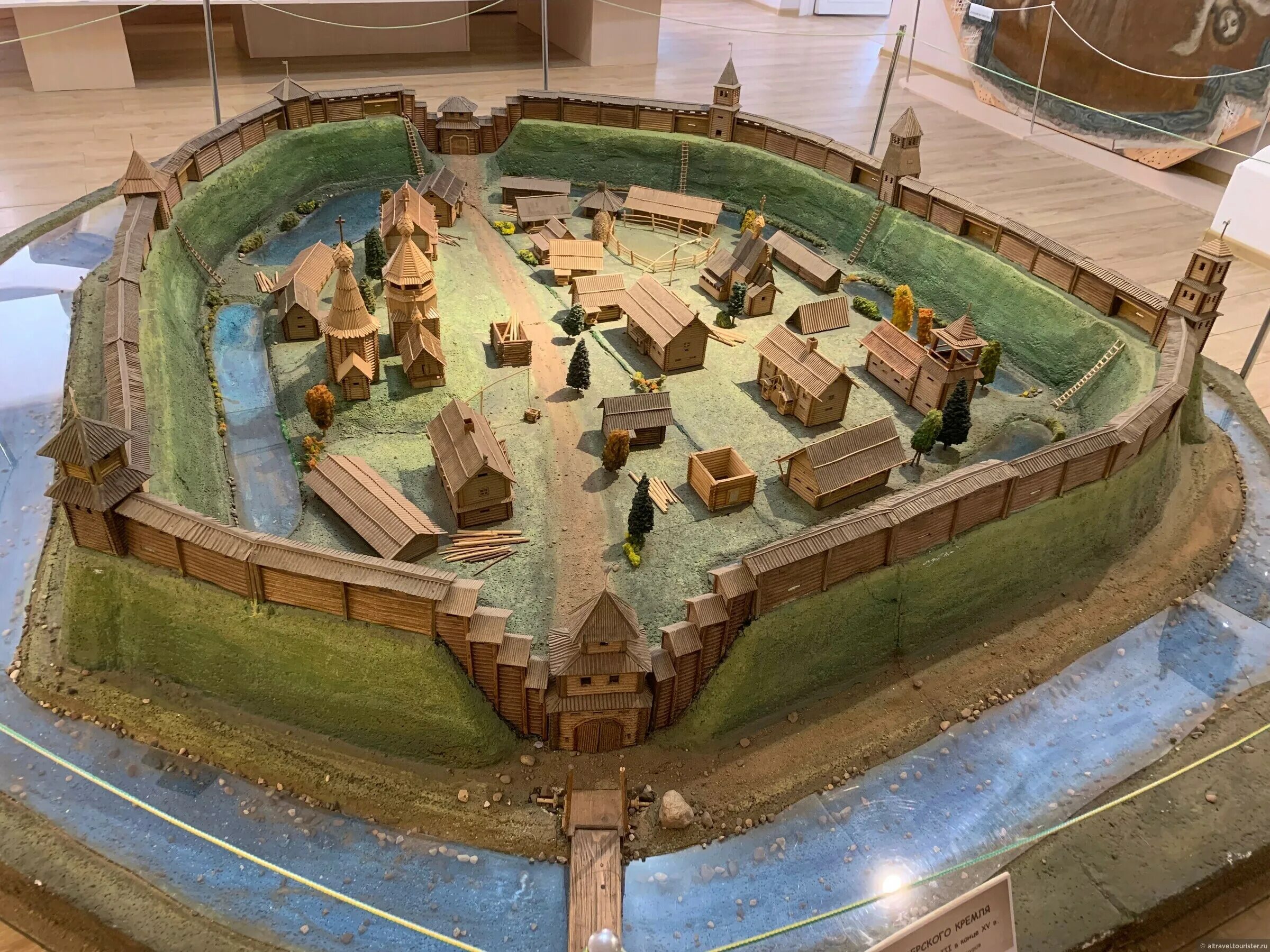 Макет древнерусского города. Чердынский кремль чердынь. Деревянный кремль симбирска. Создать макет древнего города. Макет древнего города.