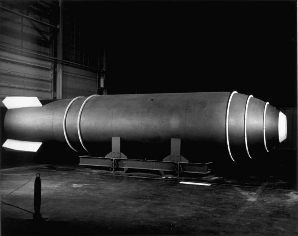 Название ядерного оружия сша. Кастл Янки бомба. MK 17 Bomb. MK.17 ядерная бомба. Mk17 ядерное оружие.