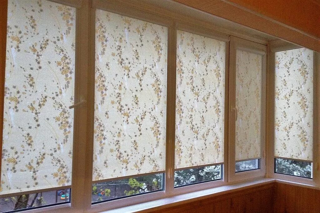 Рулонные шторы olexdeco mini roller blind. Рулонные жалюзи на лоджию. Рулонные шторы на лоджию от солнца. Рулонная штора от солнца. Шторы жалюзи рулонки.