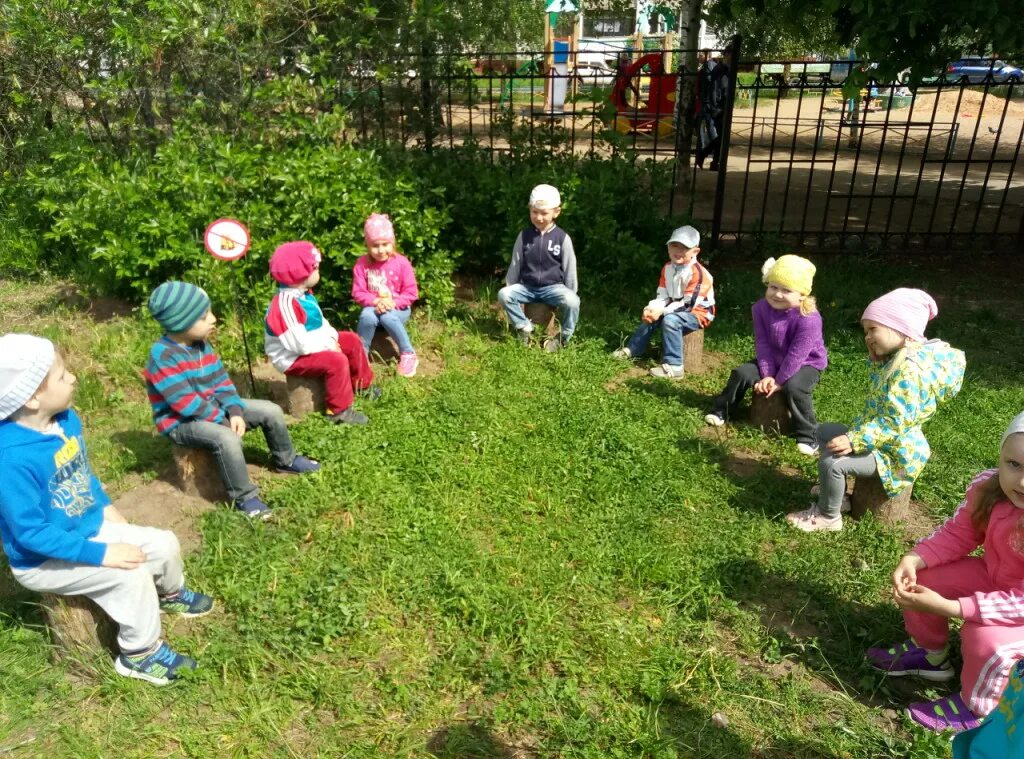 Занятие экологическая тропа средняя группа. Экологическая тропа в детском саду. Экологическая тропинка в детском саду. Экологическая тропа в ДОУ. Конкурс экологическая тропа в детском саду.