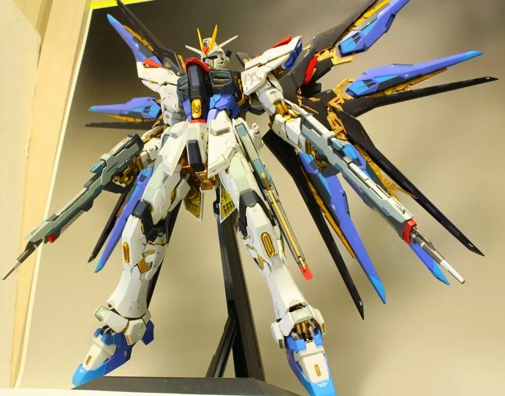 ГАНДАМ Фридам Перфект грейд. Страйк Фридом Перфект грейд. Gundam Custom build. Model perfect Grade Strike Freedom Parts.