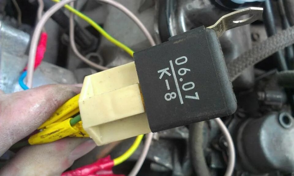 Включается автоматически зажигание