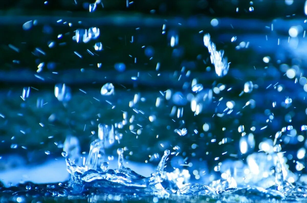 Летели капли дождевые. Капли дождя. дождевая вода. капли дождя на воде.