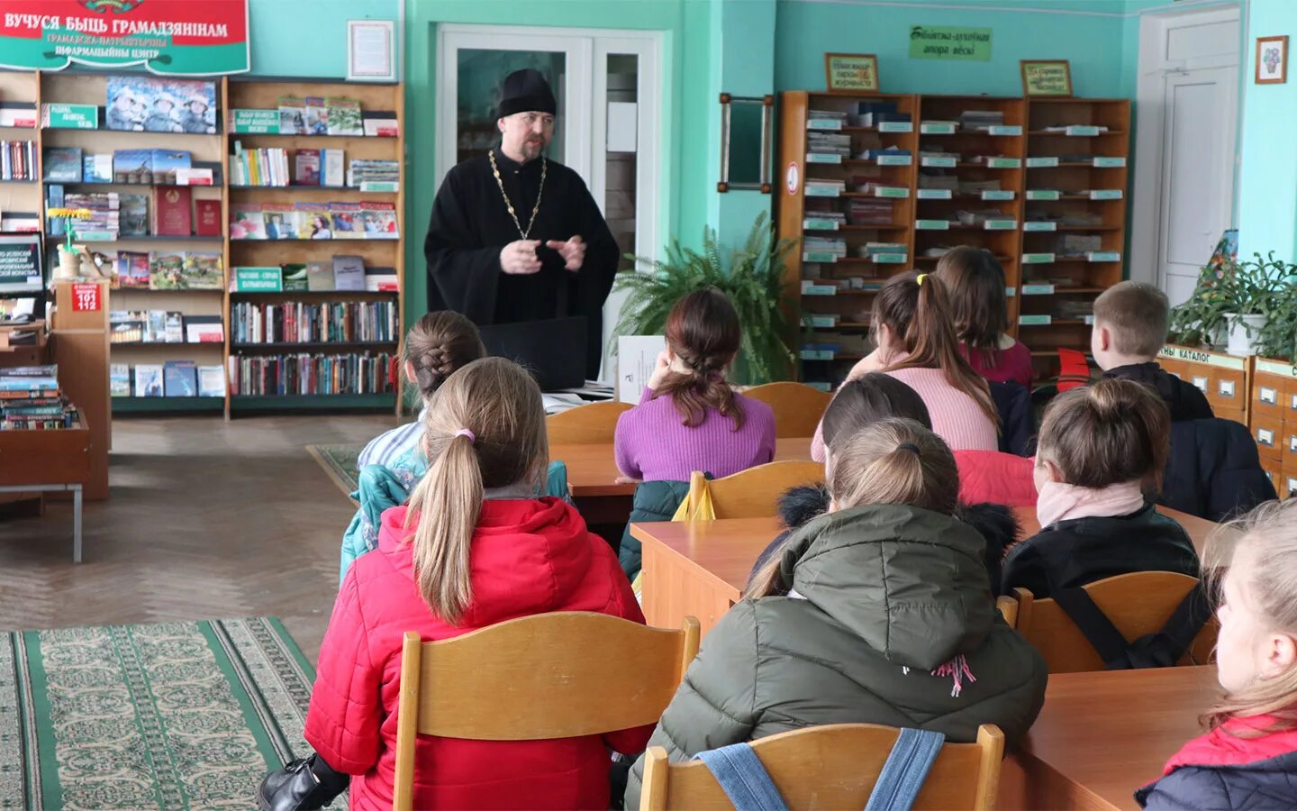 Православная библиотека для детей. Церковная библиотека. Христианская библиотека. Малечская средняя школа берёзовского района. Малечская Церковь Берёзовский район.