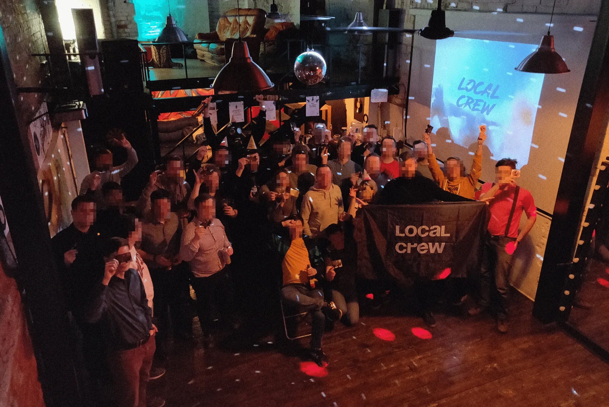 Rndm crew логотип. Local crew футболка. Local crew футболка. Камиль local crew. Local crew.