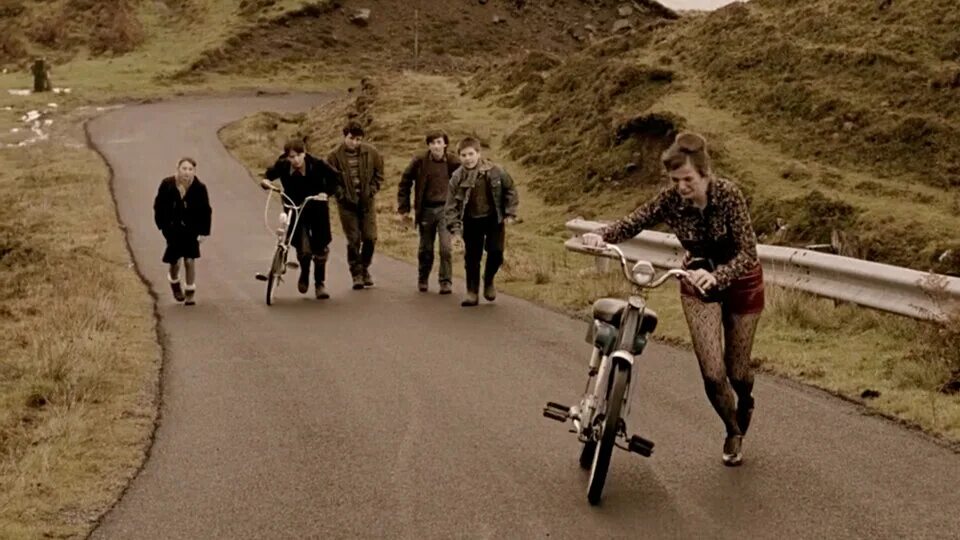 ларс фон триер рассекая волны. эмили уотсон рассекая волны кадры. рассекая волны (breaking the waves) 1996. рассекая волны фильм 1996. фон триер рассекая волны.