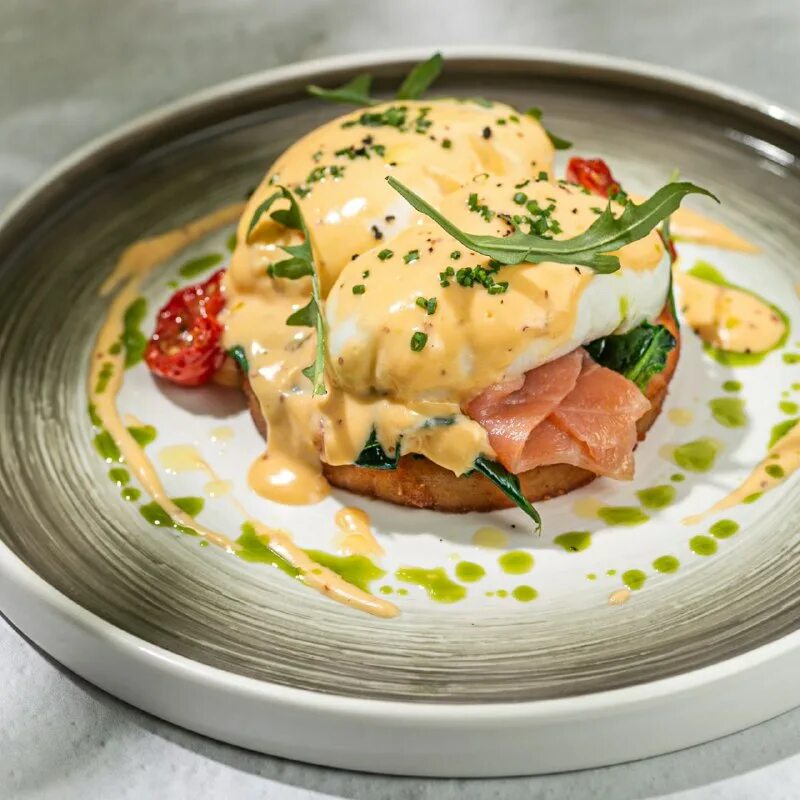 бублик кафе. москва тверской бульвар 24 кафе бублик. тартар из лосося и авокадо с яйцом пашот. необычное кафе мытищи. кофейня мытищи.